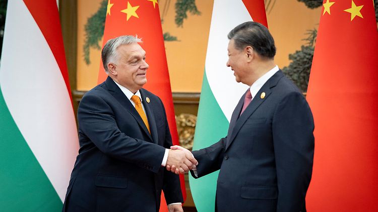 Viktor Orban wurde in China von Präsident Xi Jinping empfangen.