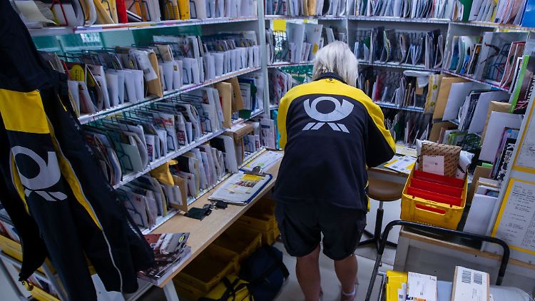 Ab 2025 bleibt der Deutschen Post mehr Zeit für die Zustellung von Briefen und Paketen.