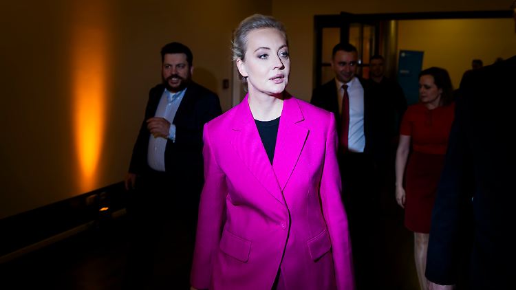  Julia Nawalnaja hatte angekündigt, die Arbeit ihres Mannes fortzuführen. 