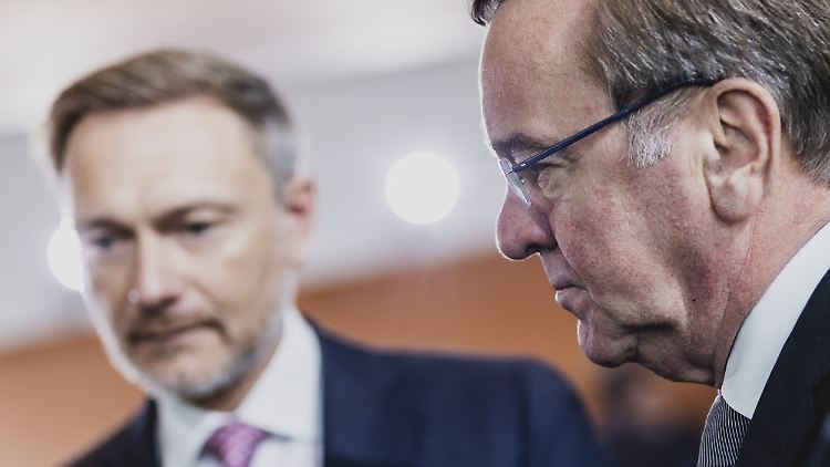 Von einem Finanzminister, der auch noch Major der Reserve sei, hätte er sich gewünscht, die Notwendigkeiten der Truppe klar zu sehen, sagt Pistorius. 