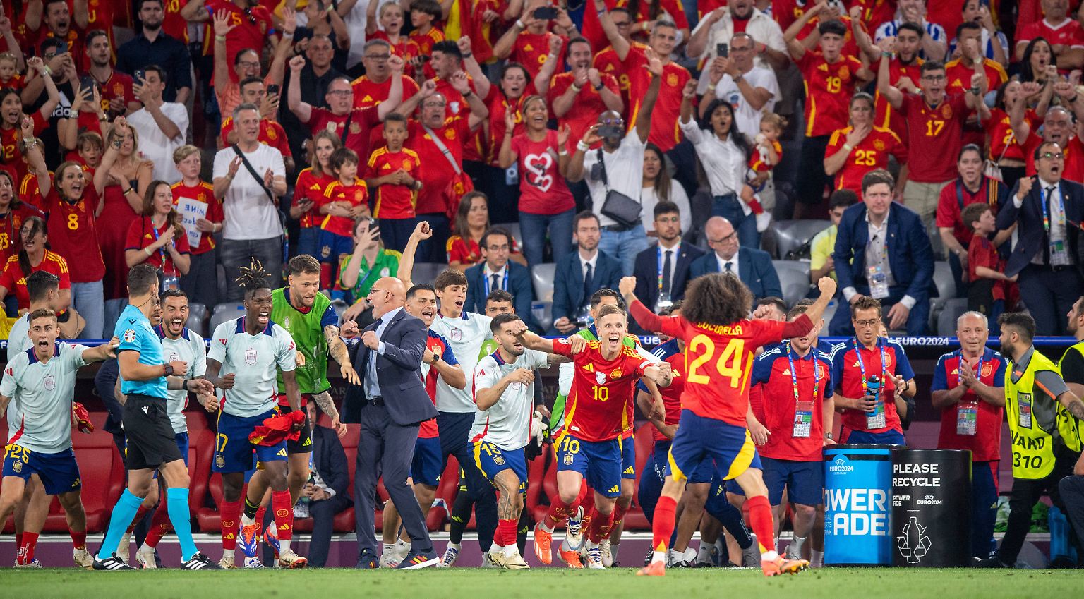 Großer Jubel bei Spanien: Die Furia Roja zieht ins EM-Finale ein, ...