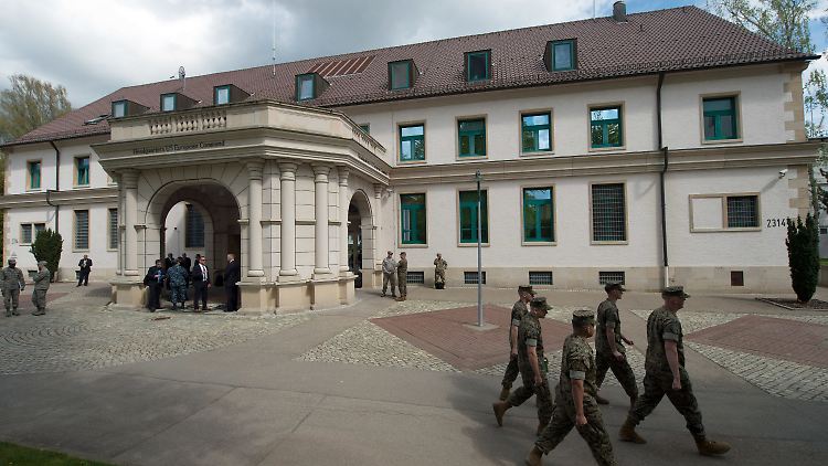 Mitglieder der US-Streitkräfte beim Zentralkommando des US-Militärs in Stuttgart