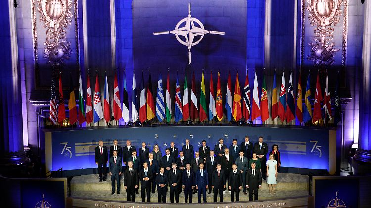 Die NATO sagt der Ukraine beim 75-jährigen Jubiläumsgipfel mehr Hilfen zu.
