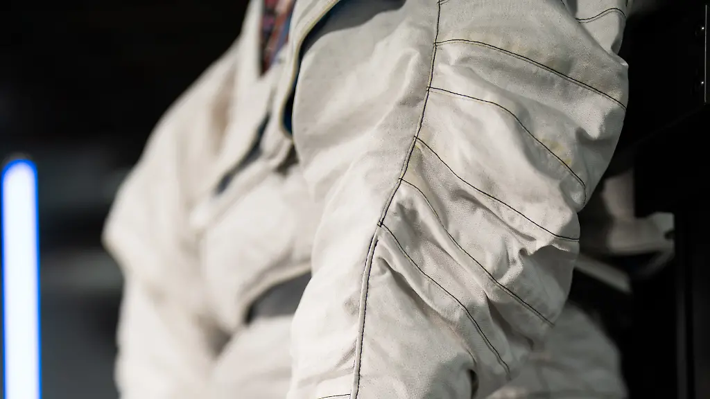 urn-binary-dpa-com-20090101-231005-911-004030-FILED