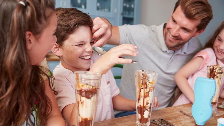 Selbst gemachtes Eis aus der Eismaschine schmeckt immer noch am besten.