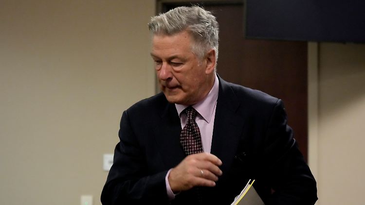 Nun droht Alec Baldwin ein Zivilprozess.