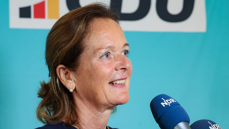 Anna von Treuenfels-Frowein hat die Seiten innerhalb der Opposition in der Hamburgischen Bürgerschaft gewechselt.
