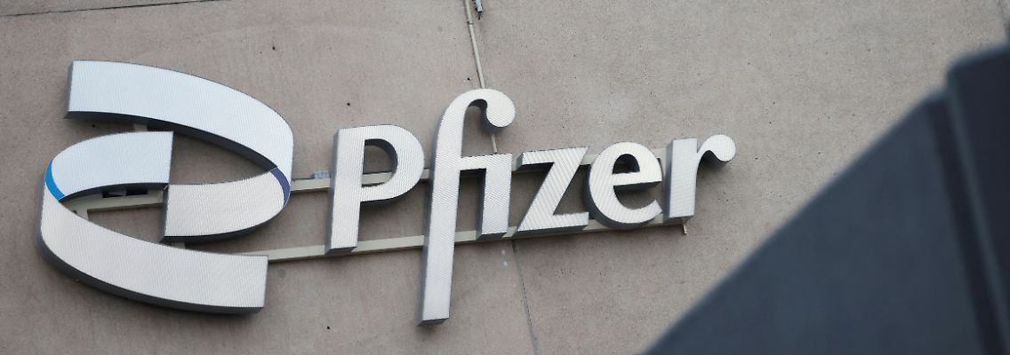 2022-12-02T145009Z_604281686_RC2QXX9HQMLT_RTRMADP_3_PFIZER-EUROPE.JPG