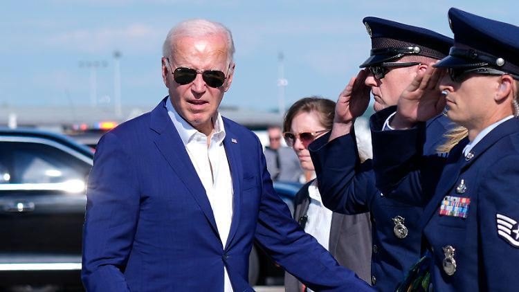 Kann Biden an der Kandidatur festhalten, wenn immer prominentere Stimmen Zweifel an seiner Eignung äußern?