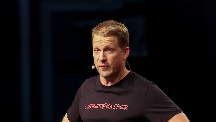 Amira habe ihre neue Liebe "geheimnisvoll" aufgeladen, meint Oliver Pocher.