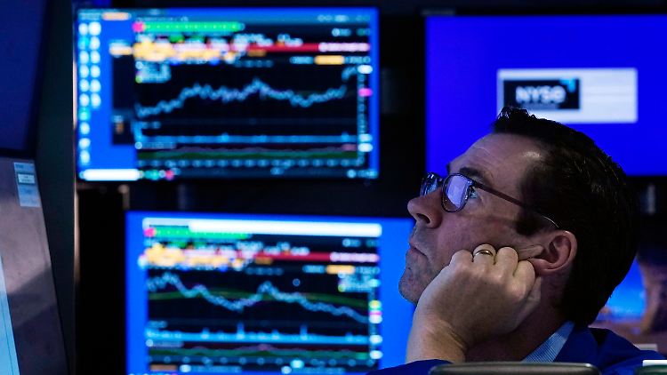 Das Rekordhoch von 40.000 hatte der Dow sich zuerst Mitte Mai erarbeitet. 