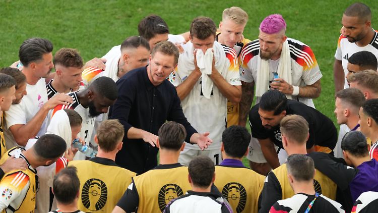 Mehr Zuversicht und Zusammenhalt durch das positive Auftreten der DFB-Kicker bei der Heim-EM 2024? So ein Quatsch.
