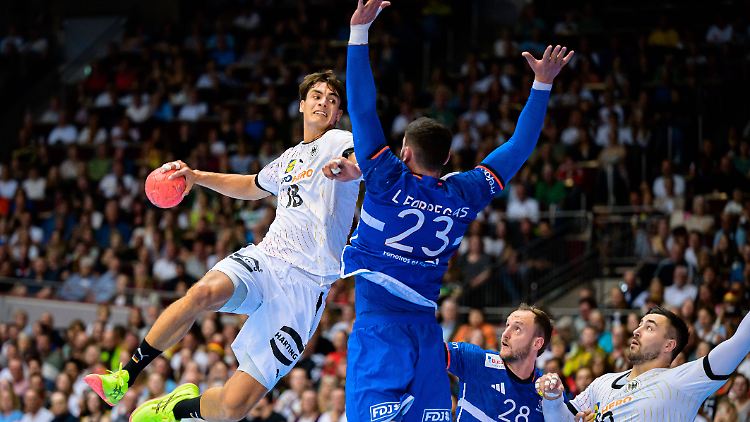 Julian Köster und das DHB-Team überwanden die französische Abwehr.