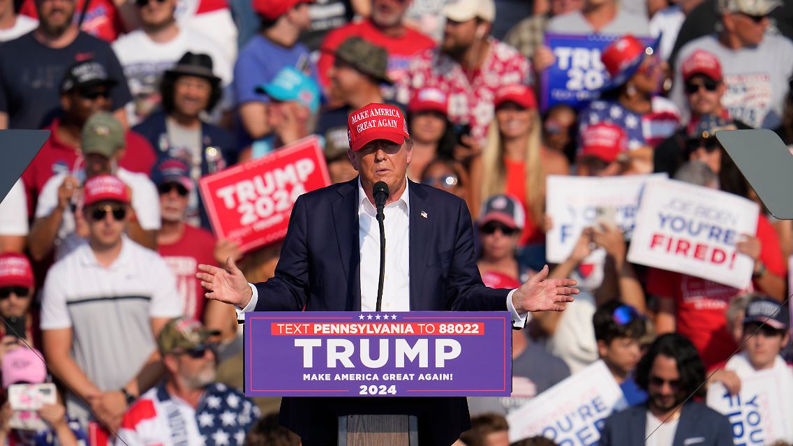 Donald Trump hält seine Rede in Butler.