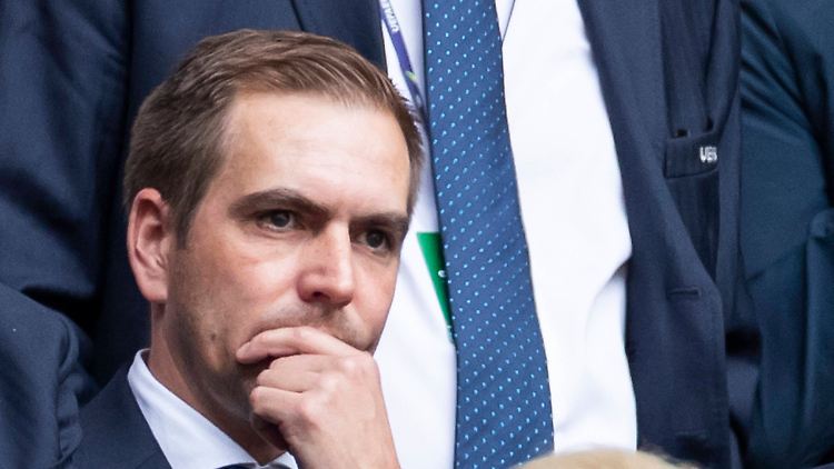 Philipp Lahm zeigt sich nachdenklich.