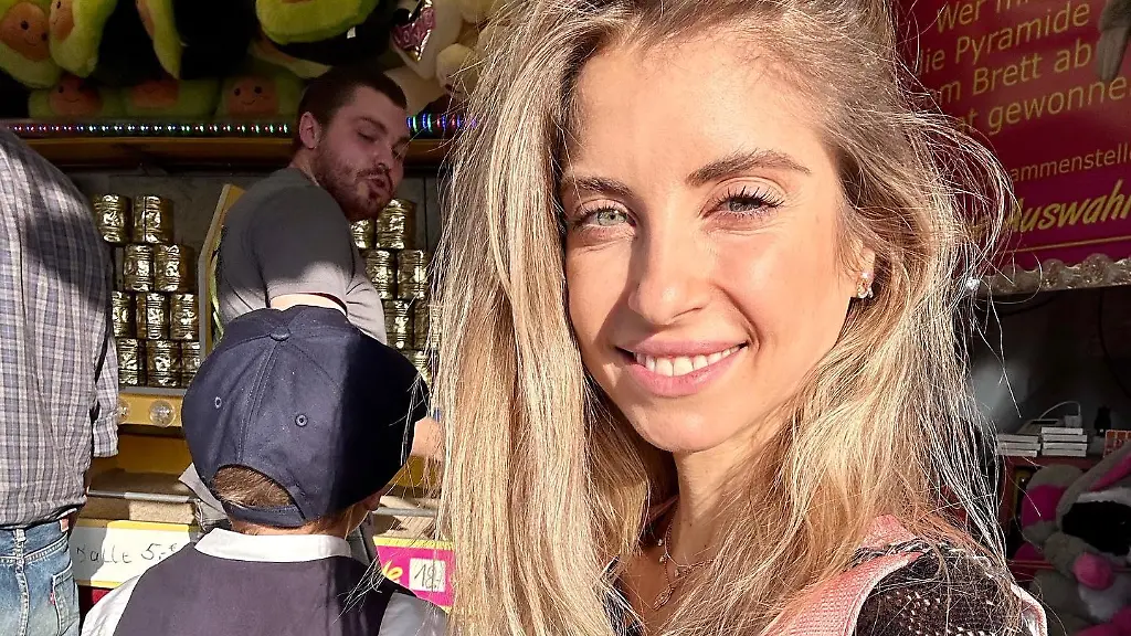 Photo-by-Cathy-Hummels-on-October-03-2023-May-be-an-image-of-2-people-and-blonde-hair