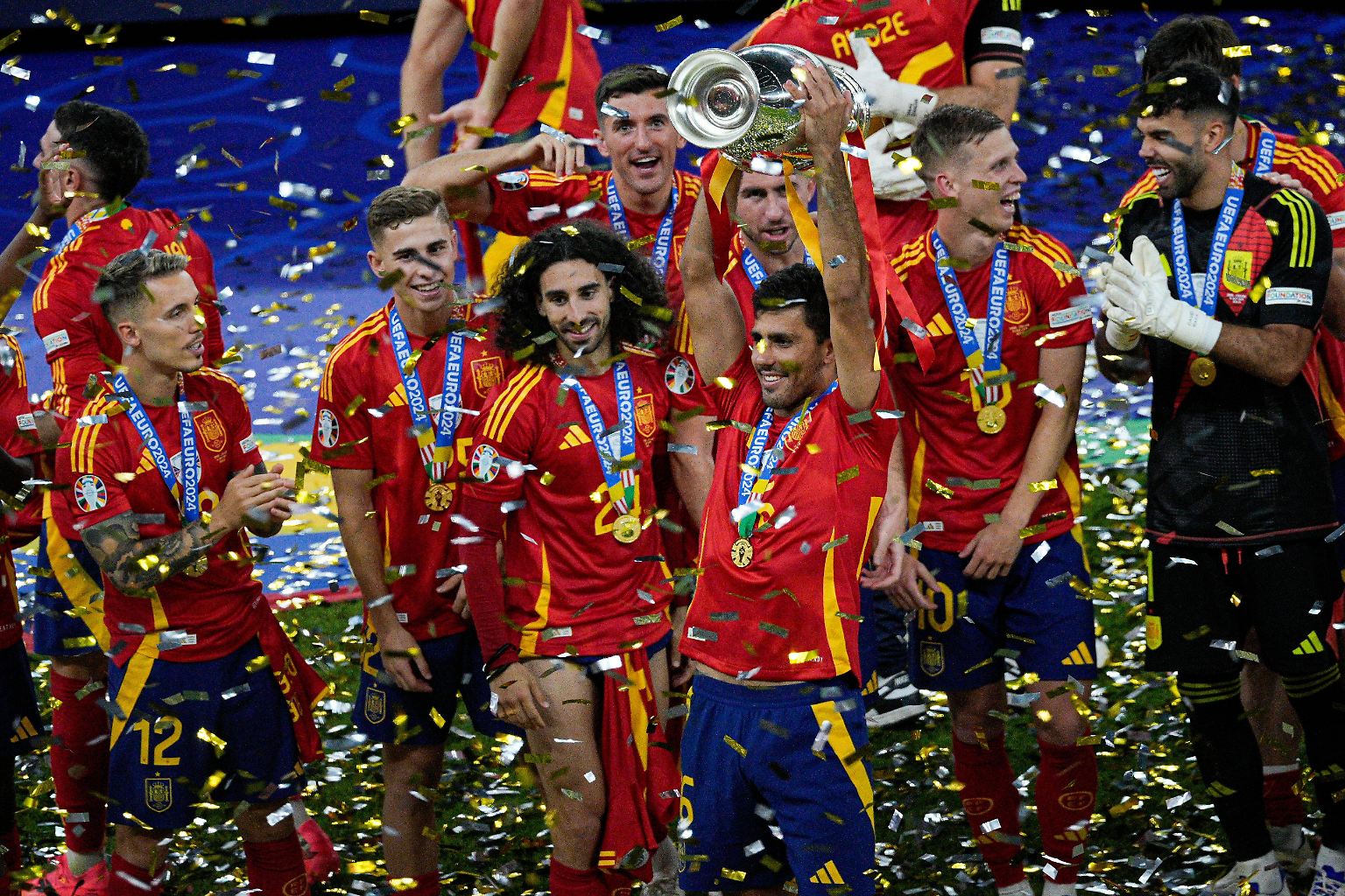 Spanien krönt sich ...