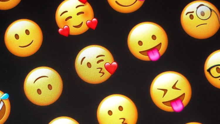 Küsse, Umarmungen, Lachanfall, es gibt für fast alles ein Emoji.
