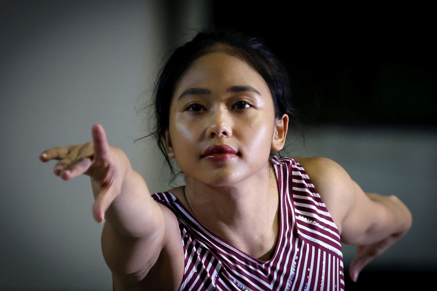 Dass Rifda Irfanaluthfi sich als erste indonesische Turnerin für die Olympischen Spiele qualifiziert hat, erfuhr sie in einem belgischen Krankenhaus.