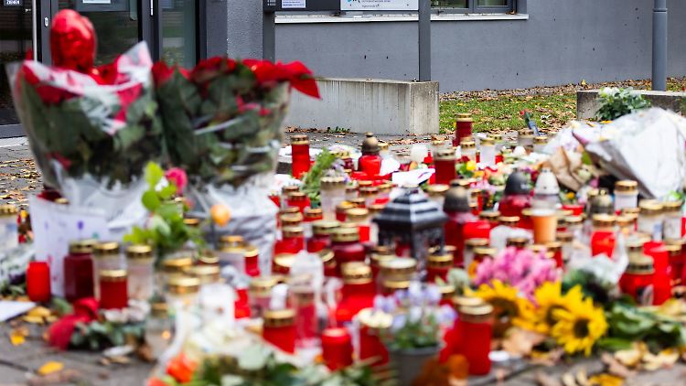 Die Eltern des Schützen sollen die Tatwaffe illegal besessen und zudem unzureichend gesichert haben.