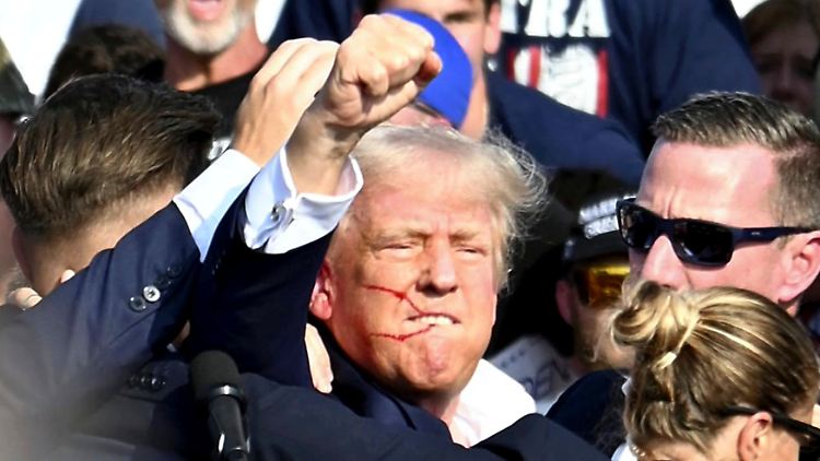 "Er hat in der ersten Sekunde realisiert, was er macht", sagt Jäger über Trumps Verhalten während des Attentats. 