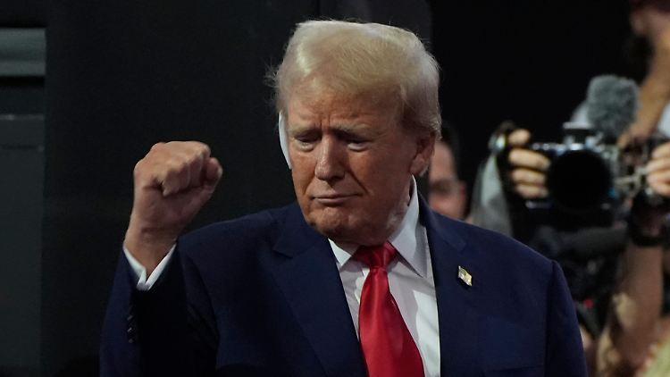 Immer weiter: Donald Trump steht zwei Tage nach dem Attentat wieder vor den Kameras.