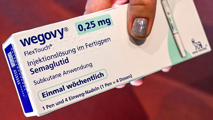 Da es in manchen Fällen zu schwerwiegenden Nebenwirkungen kommt, sollte Wegovy nur unter ärztlicher Aufsicht eingenommen werden.