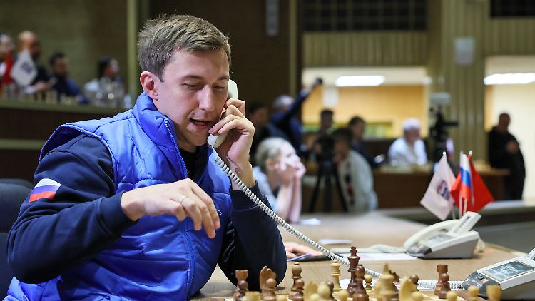 Karjakin spielt kaum noch große Turniere, weil er sich weigert, unter neutraler Flagge anzutreten.