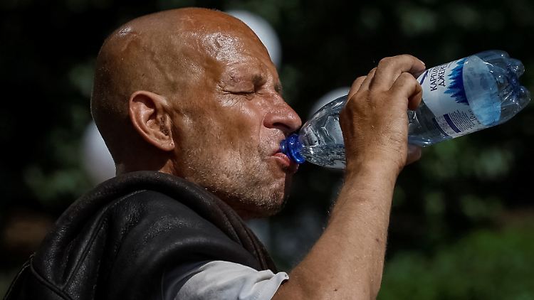 Die kriegsgebeutelte Ukraine leidet derzeit auch unter einer Hitzewelle. In weiten Teilen des Landes herrschen konstant über 30 Grad Celsius.