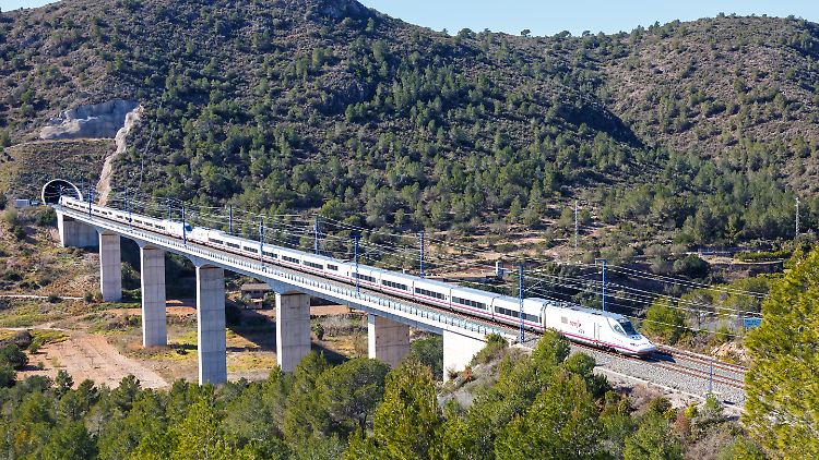 Talgo baut unter anderem für die spanische Bahn RENFE Hochgeschwindigkeitszüge.