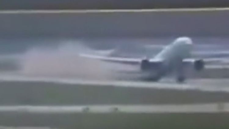 Boeing 777 Heck Tailstrike.jpg
