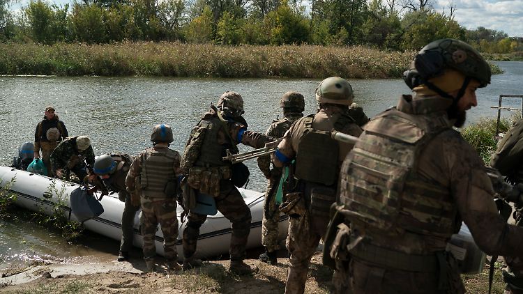 Ukrainische Soldaten am Dnipro. 