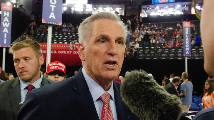Während alle Republikaner auf dem Parteitag Einigkeit beschwören, führt Kevin McCarthy einen Rachefeldzug gegen parteiinterne Gegner durch.