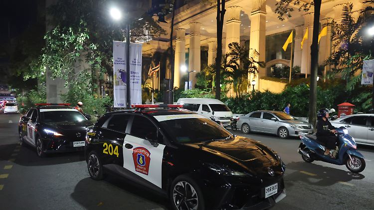 Die Polizei hat die Ermittlungen im Grand Hyatt Erawan Hotel in Bangkok aufgenommen. 
