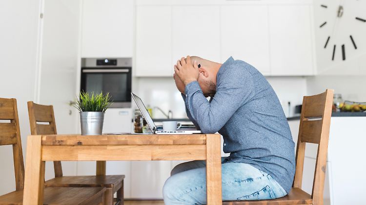 Männer sind häufiger und höher verschuldet als Frauen. 