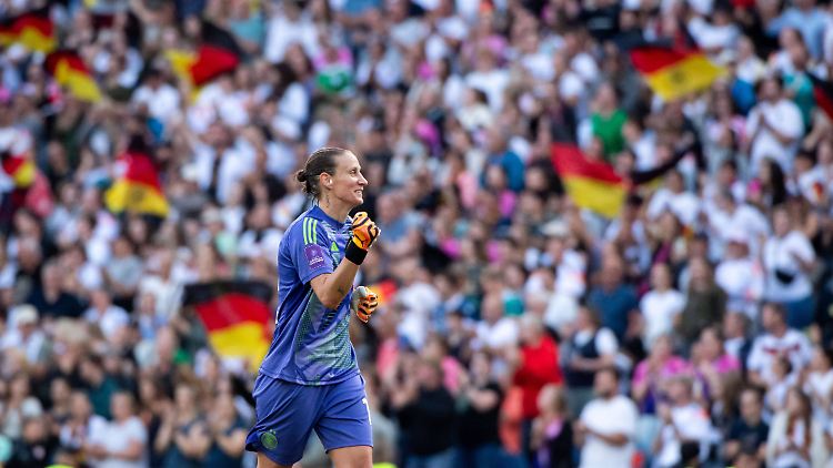 Ann-Katrin Berger spielte gegen Österreich auch offensiv mit.