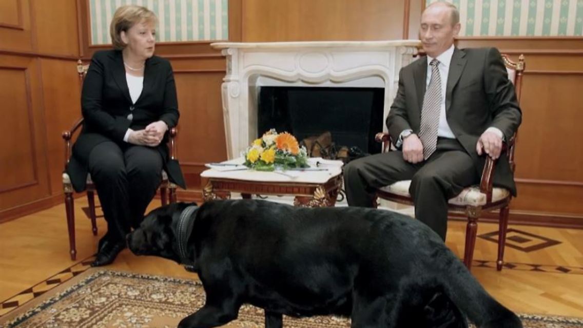 Merkel_Putin_Hund.JPG