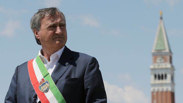 Bürgermeister Luigi Brugnaro beteuert seine Unschuld.