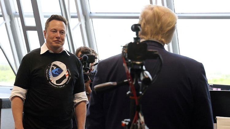 Während Trumps erster Präsidentschaft war das Verhältnis zwischen ihm und Elon Musk angespannt. 