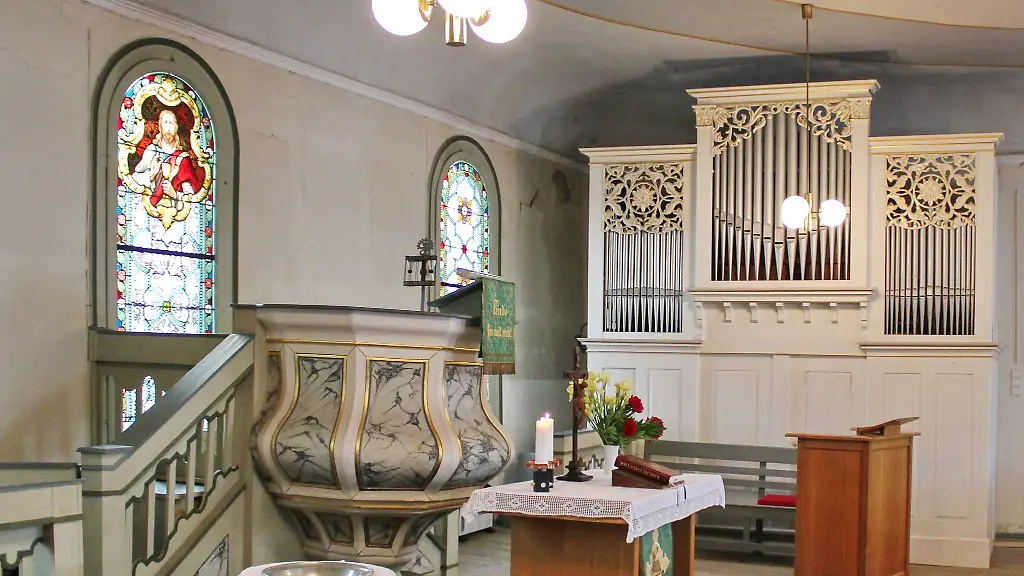 Die-aus-dem-18-Jahrhundert-stammende-Kanzel-oder-Predigtuhr-wurde-2021-aus-dem-Alten-Spital-in-Arnstadt-gestohlen