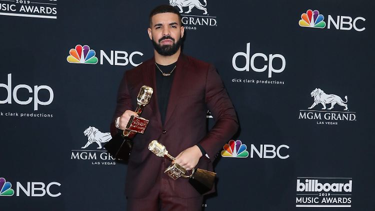 Trotz allem zu Scherzen aufgelegt: Drake.