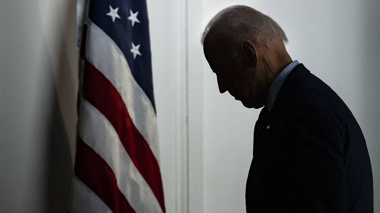 Angesichts des wachsenden Drucks soll Biden ins Grübeln gekommen sein. 