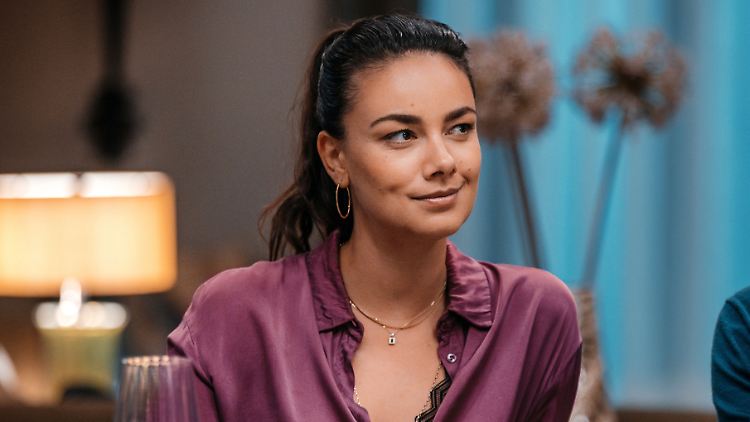 Einziger Lichtblick: Janina Uhse als Pia in "Spieleabend".