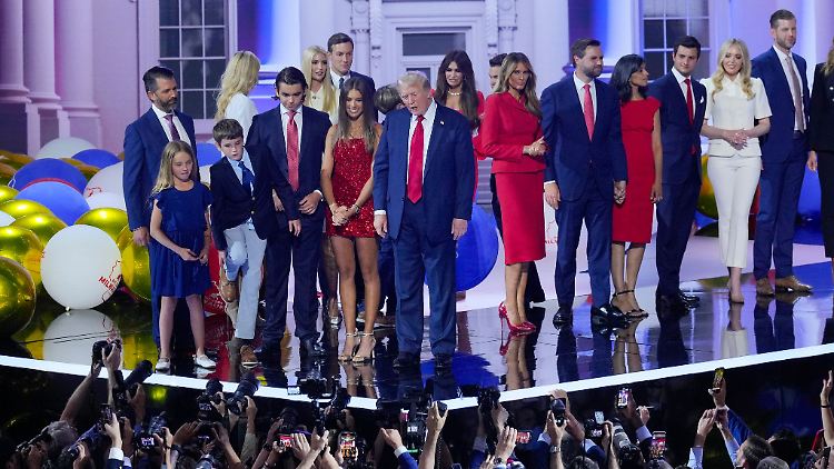 In Milwaukee holte Donald Trump 2024 auch Familienmitglieder beim Parteitag der Republikaner auf die Bühne.