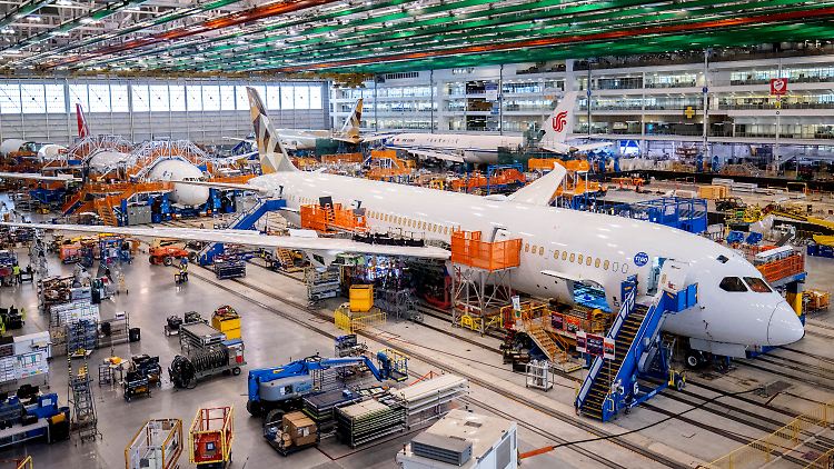 In den Fabriken von Boeing dürfte auf die Angestellten auch in Zukunft viel Arbeit zukommen. 