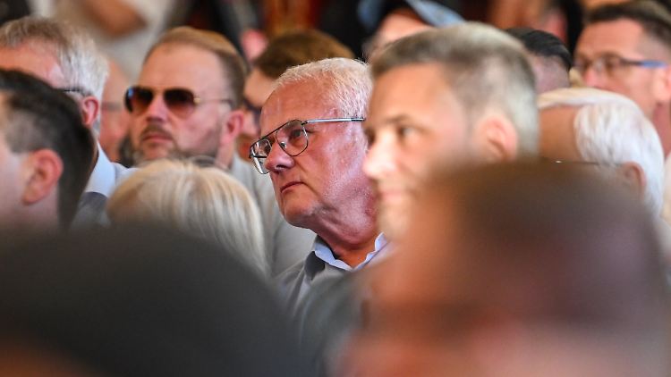 "Ich war, bin und werde kein Mitglied der AfD", sagte Kurth.