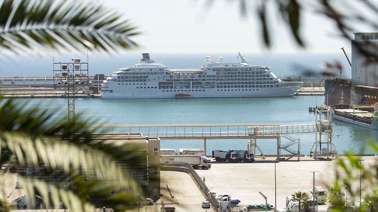 Die katalanische Hauptstadt zieht viele Kreuzfahrtschiffe mit ihren Tausenden Passagieren an.