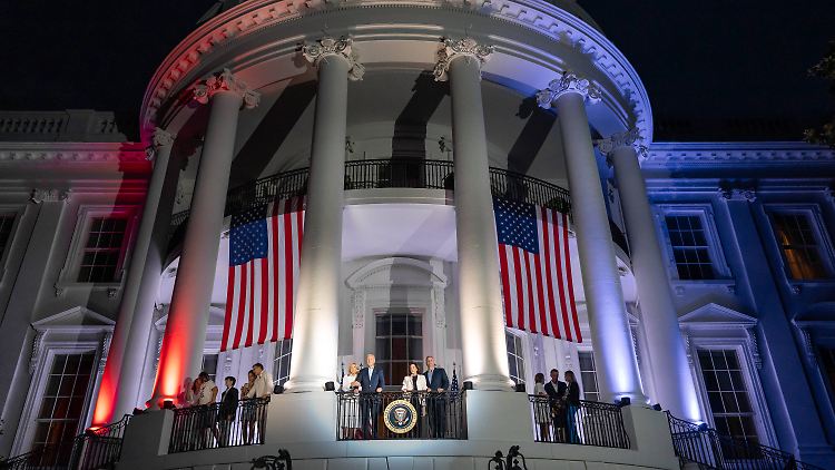 Die Demokraten suchen nun einen Nachfolger für Biden im Kampf ums Weiße Haus.