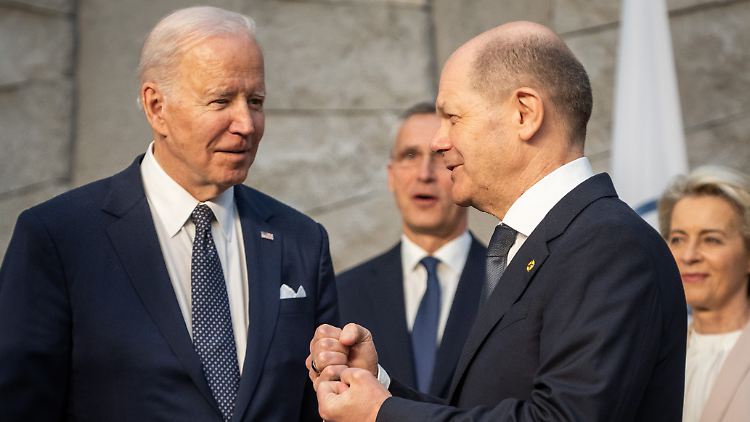 Der 81 Jahre alte Biden hatte über mehrere soziale Medien seinen Rückzug aus dem Präsidentschaftsrennen verkündet.