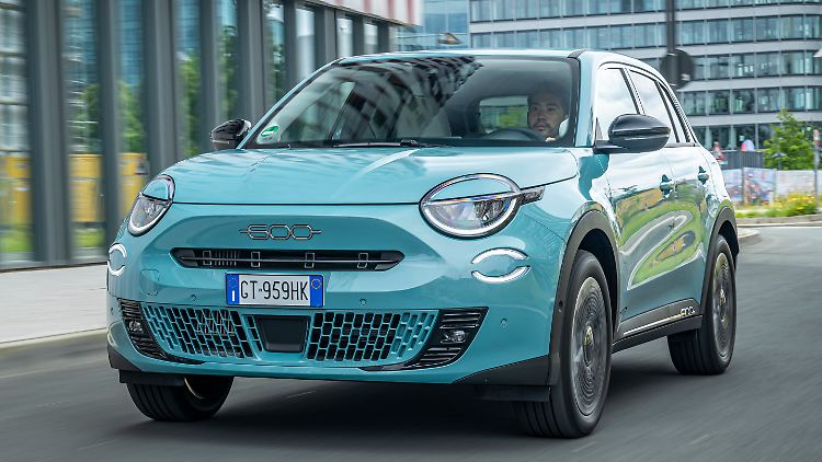 Kulleraugen und fetzige Schrift. Ein Mischung der Stilarten sorgen beim Fiat 600 für die aufregende Optik.